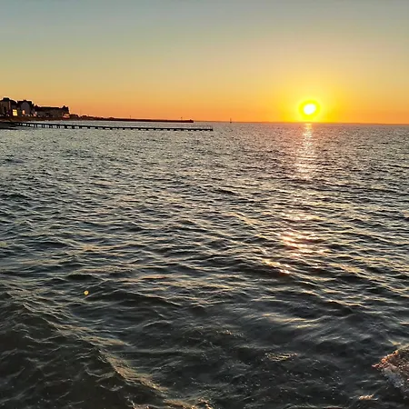 Spacieux A Maisy Avec Vue Sur La Mer Apartman